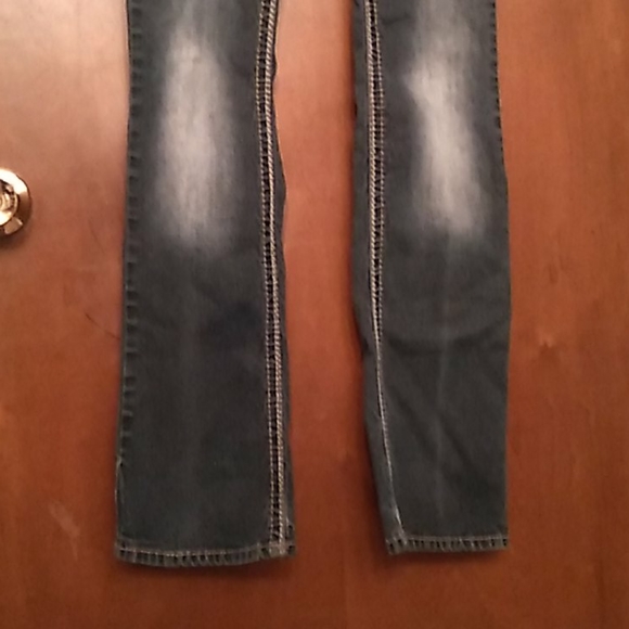 Angel Jean's - Picture 4 of 11